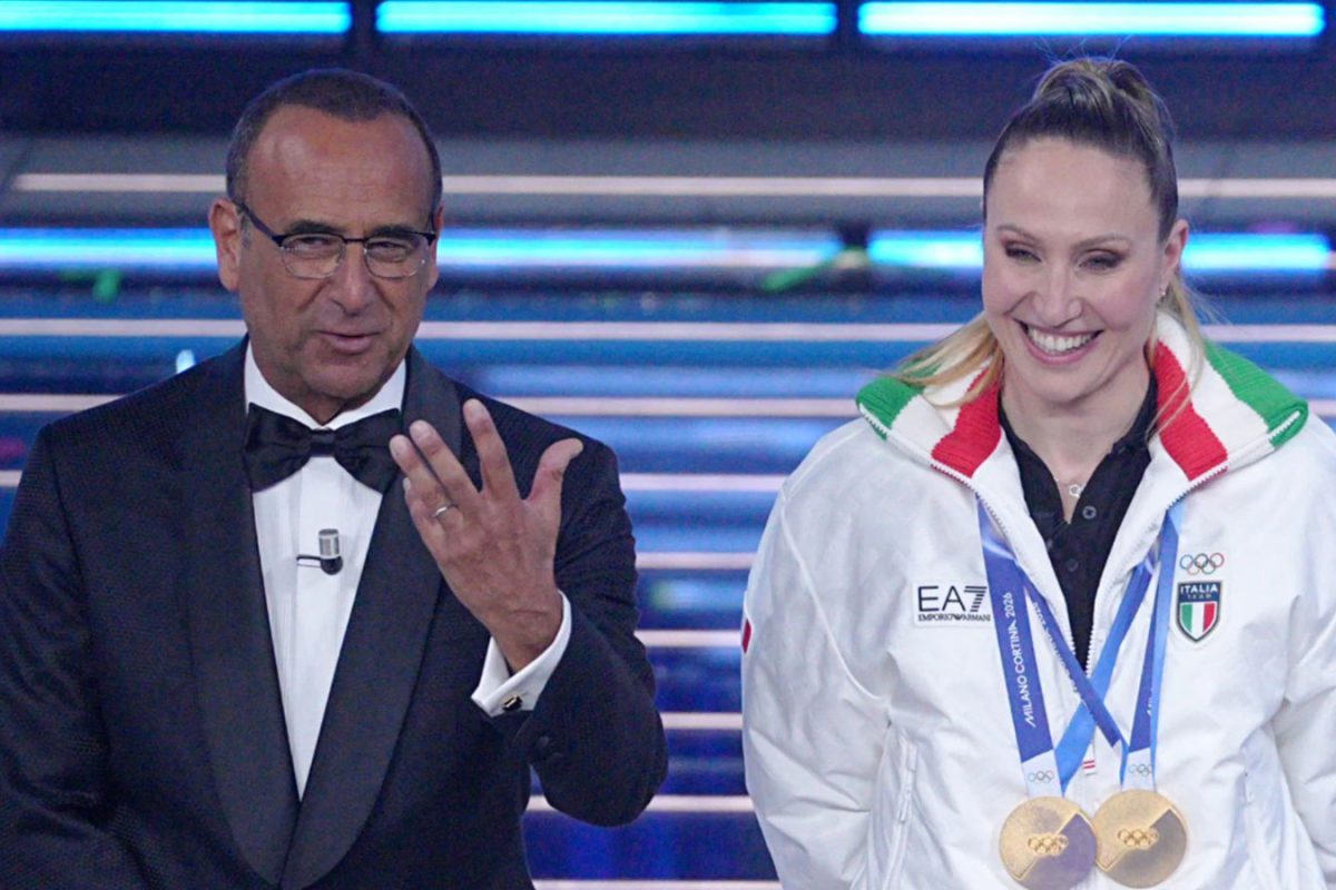 Francesca Lollobrigida a Sanremo 2026 con le medaglie olimpiche dopo la frase di Carlo Conti “mamma d’oro”