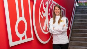 Marie-Louise Eta in panchina con l'Union Berlin in Bundesliga