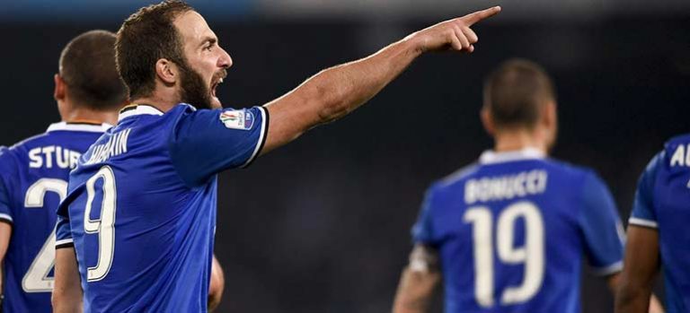 Higuain al San Paolo e quel dito a De Laurentiis